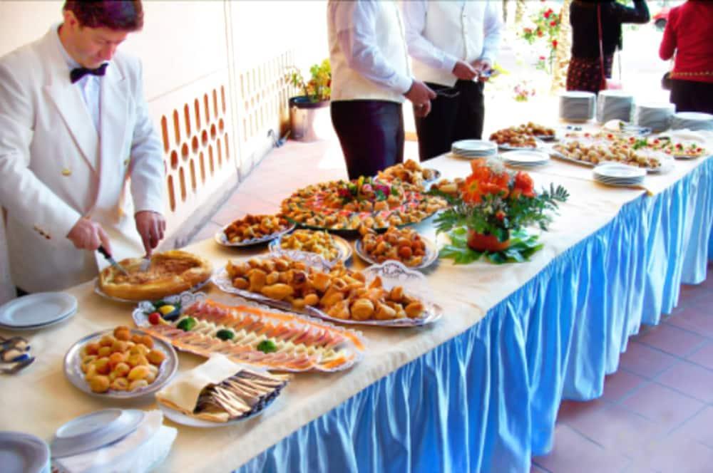 Park Hotel Бая Домиция Екстериор снимка
