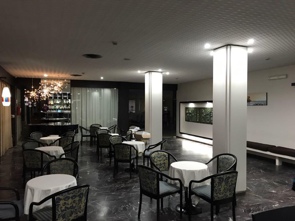 Park Hotel Бая Домиция Екстериор снимка